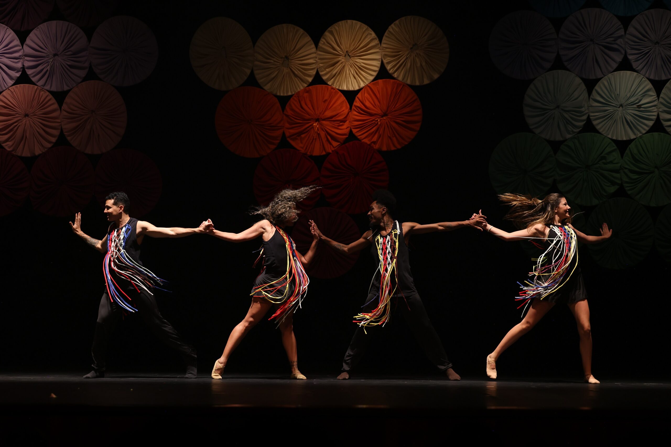 Fohat Cia de Dança leva a coreografia Fuxico a São Paulo neste fim de semana