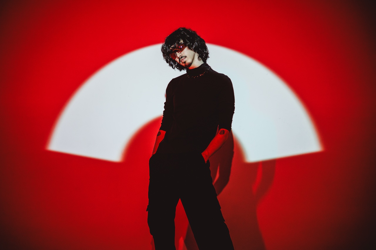 DJ, produtor, ativista e ex-estudante de medicina goiano, HeyDoc! é embaixador do maior evento gratuito de autismo e PCD do mundo