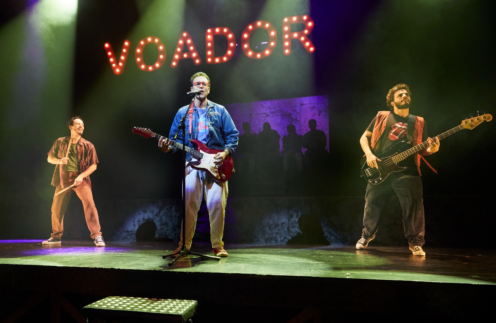 Musical dos Paralamas do Sucesso chega a Goiânia celebrando 40 anos de amizade, música e superação