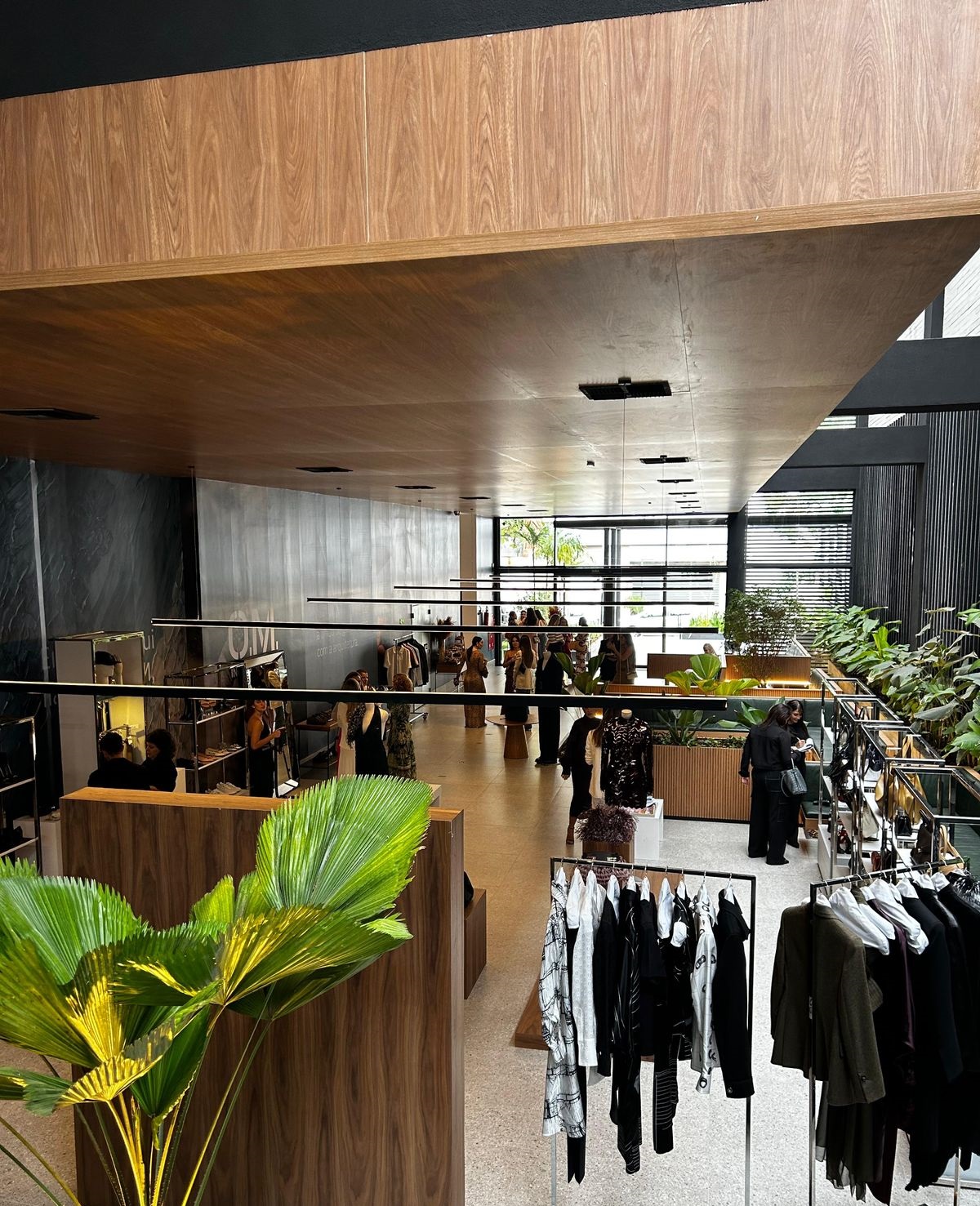 Ferragamo apresenta coleção Fall-Winter 2025 em Goiânia com experiência de luxo na Galeria O.M