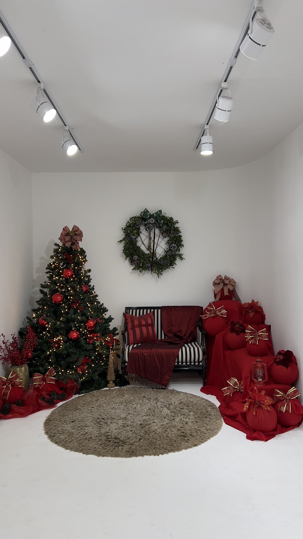 Produções de natal ganham espaço em Goiânia com cenários exclusivos para ensaios de fim de ano