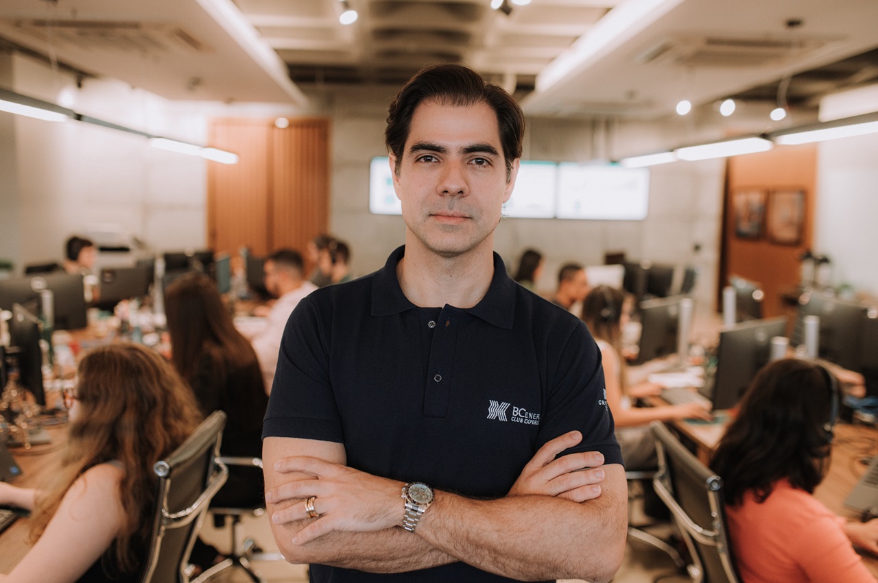 Empresa goiana ajuda mais de 10 mil consumidores de energia a economizar na conta de energia em 2025