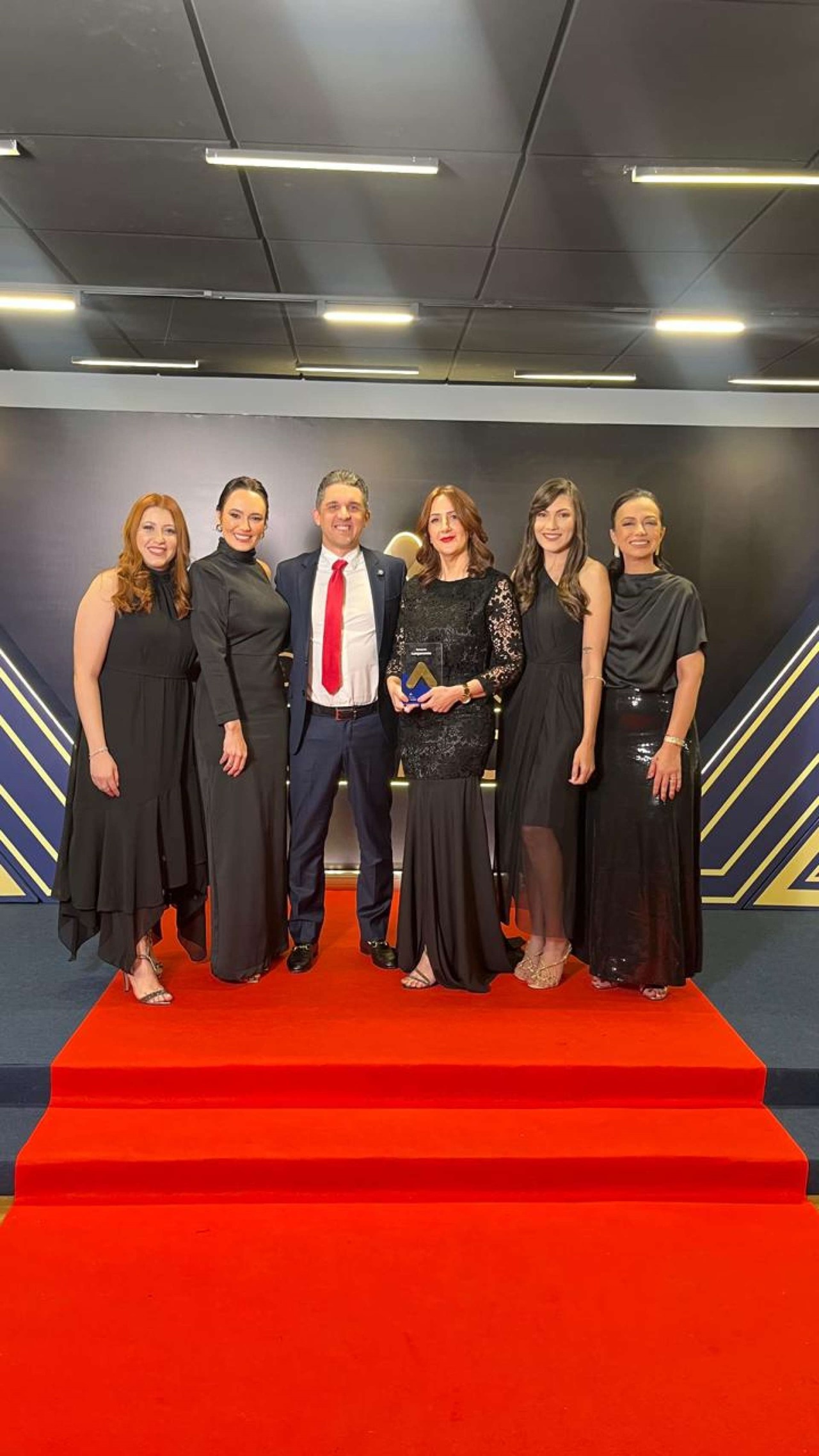 Equipe da Flamboyant Urbanismo, Aline Moreira, coordenadora de incorporação, Gabryella Fagundes, coordenadora de vendas, Henrique Cerqueira, superintendente, Marina Matos, gerente de Incorporação, Amanda Santos