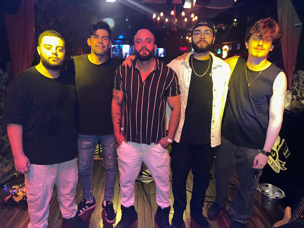 Lowbrow recebe a banda Stonefoe em noite dedicada ao rock dos anos 90 e 2000