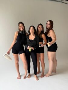 Do digital ao wellness: Júlia Galvão lança cápsula fitness da Ambrô