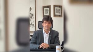 “Ava Santiago está mentindo”, diz Matheus Ribeiro em vídeo ao explicar ação do PSDB na Justiça para pedir mandato da vereadora
