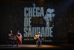 Fenômeno de público, “Tom Jobim Musical” chega a Goiânia para curta temporada no Teatro Rio Vermelho