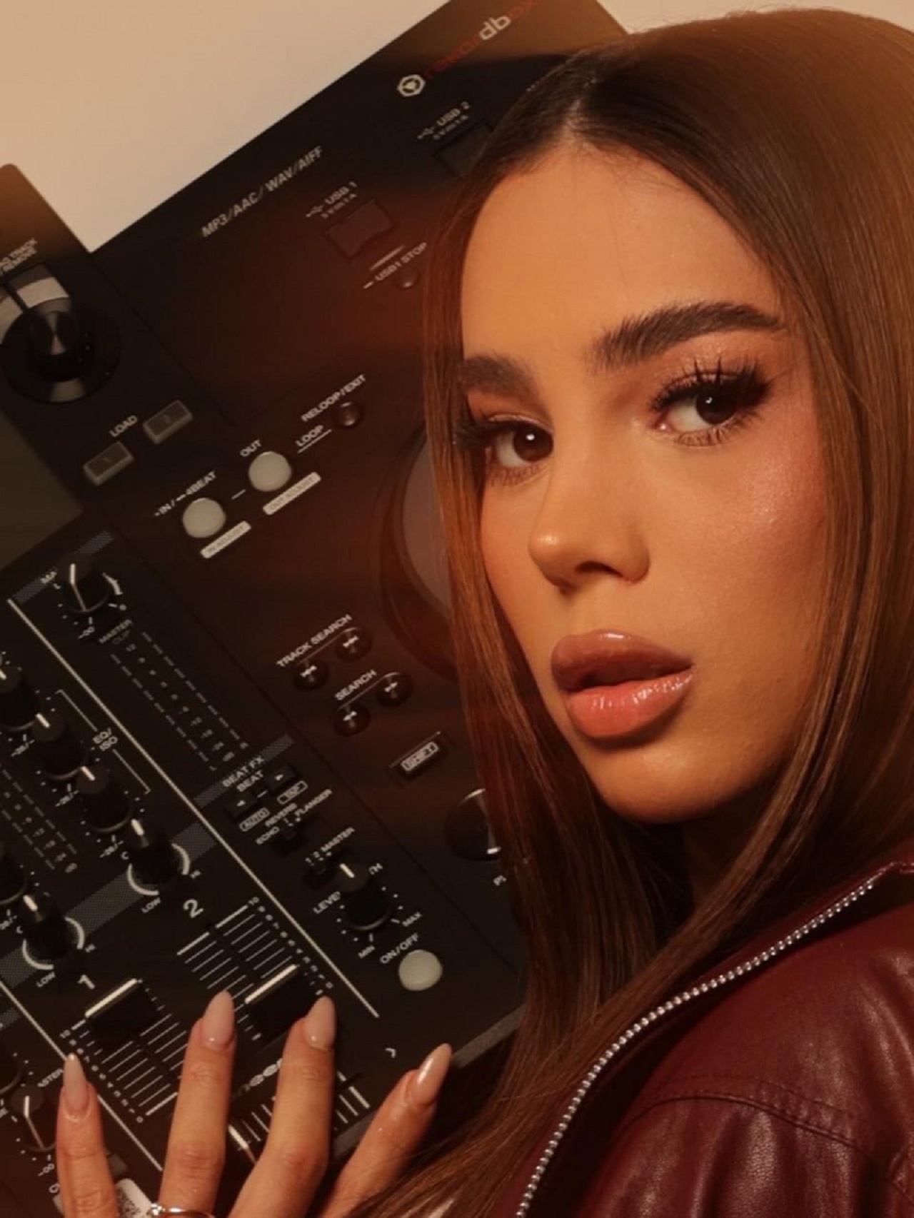 DJ Mariaah: de Goiânia para o Mundo, artista aposta em autenticidade, versatilidade e energia para conquistar o público
