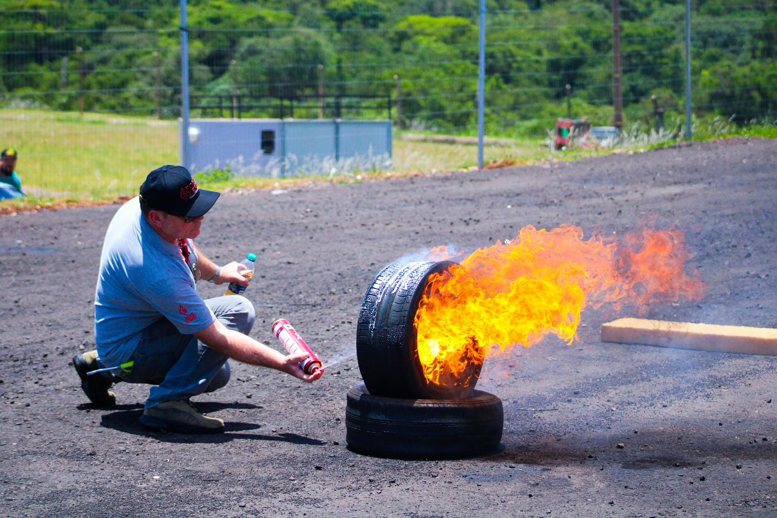 Novo formato de extintor em spray propõe nova relação com a prevenção de incêndios domésticos
