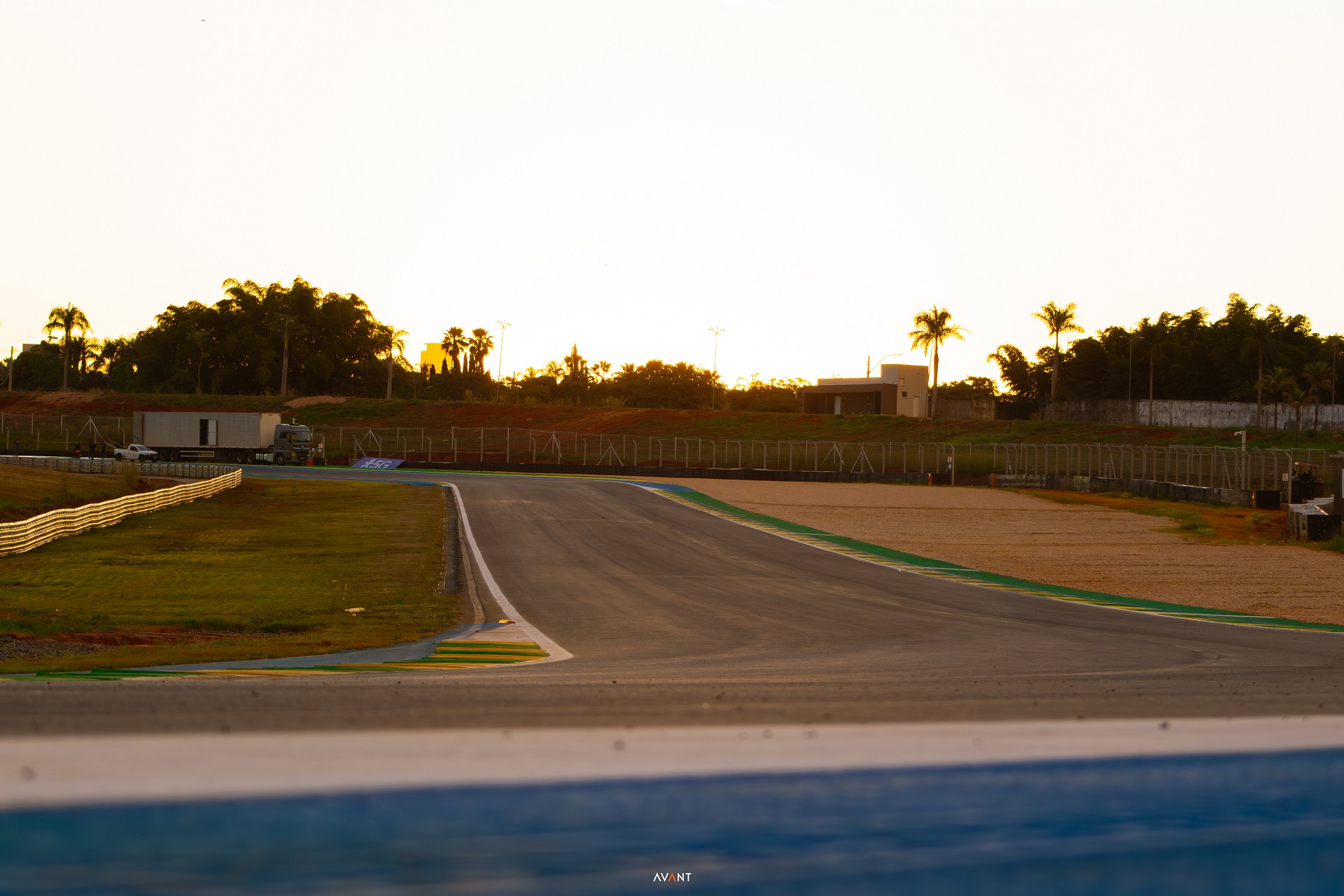 Corrida de rua chega pela primeira vez no novo Autódromo de Goiânia com experiência ao pôr do sol e percurso noturno iluminado