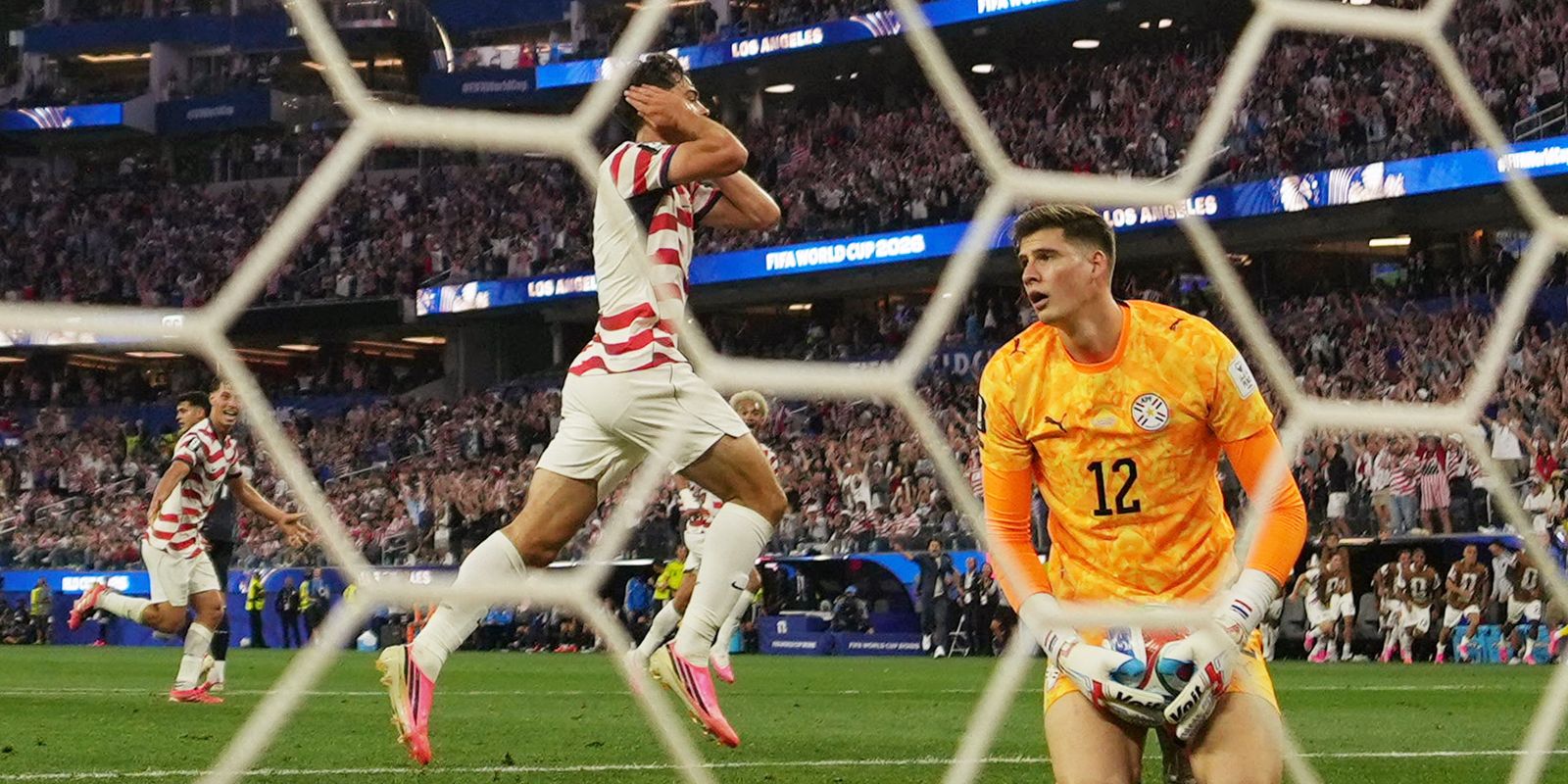 EUA goleia Paraguai na estreia da Copa do Mundo 2026