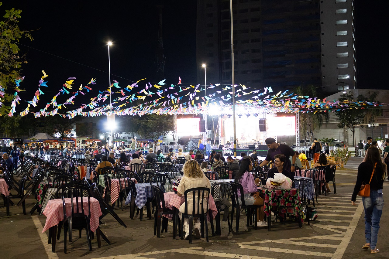 Arraiá, música e diversão marcam a temporada junina do Shopping Cerrado