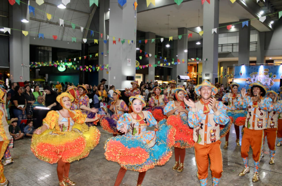 Shopping Plaza D’oro recebe Arraiá da Rainha com comidas típicas, quadrilha e show sertanejo