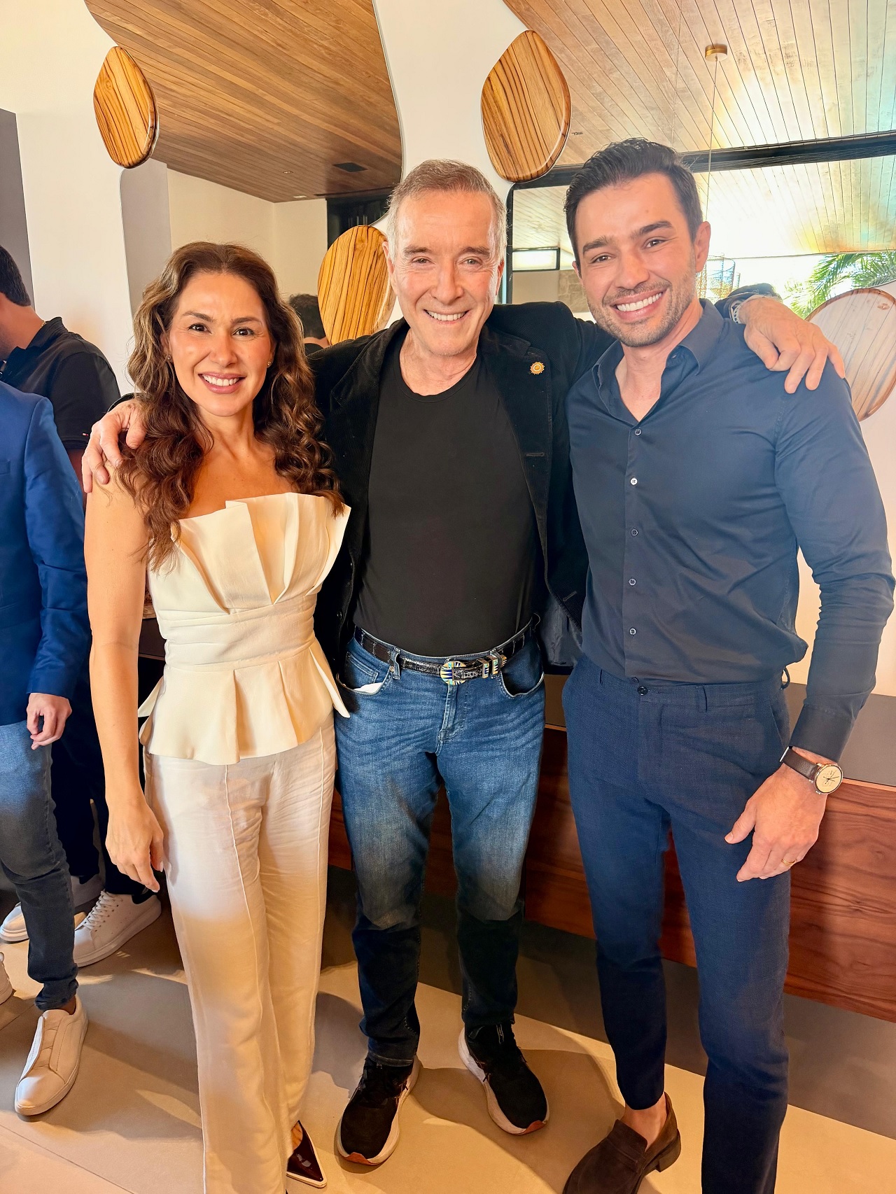 Tarde relacional reúne Eike Batista, médicos e empresários do Centro-Oeste em encontro exclusivo em Goiânia