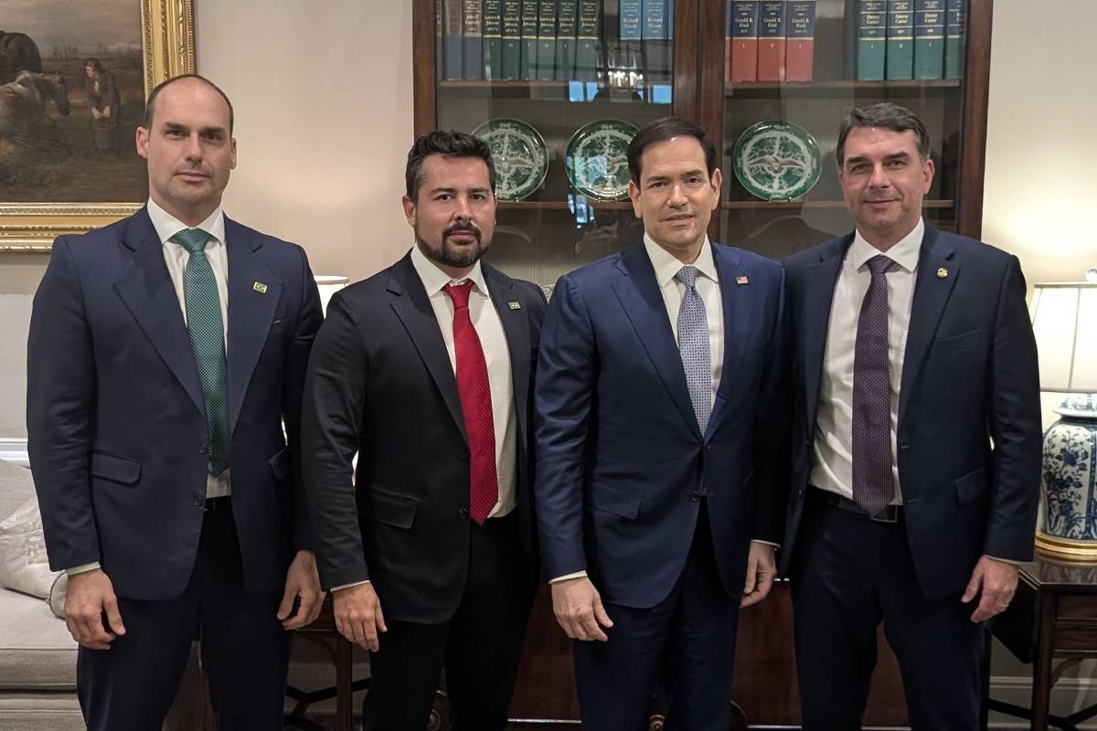 Marco Rubio agradece apoio de Flávio Bolsonaro, mas mantém pressão sobre tarifas de 25% contra produtos brasileiros