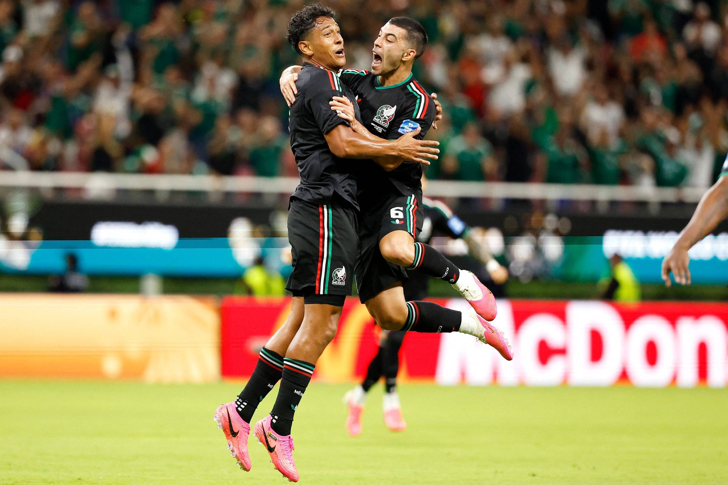 México avança no Mundial, Canadá vence com goleada e Koné sofre grave lesão em dia de jogos decisivos