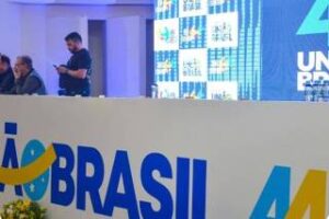 Flávio Bolsonaro divulga vídeo com IA para ‘resgatar’ Neymar após críticas de Lula