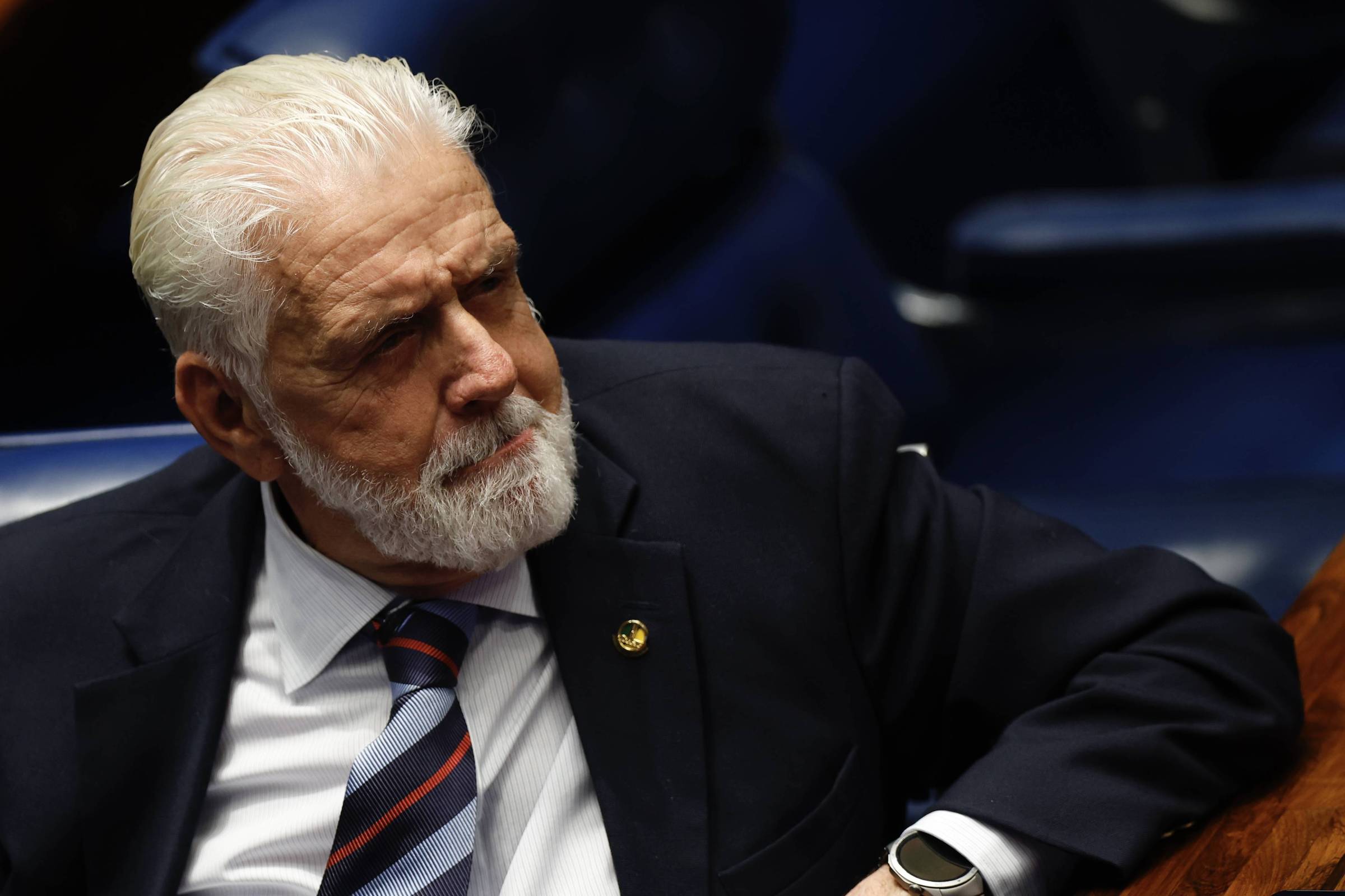 Dinheiro apreendido em endereços de Jaques Wagner supera em R$ 134 mil as diárias pagas pelo Senado