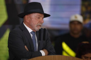 Lula deve visitar Minas Gerais sem candidato definido a governador; PT local pressiona por decisão