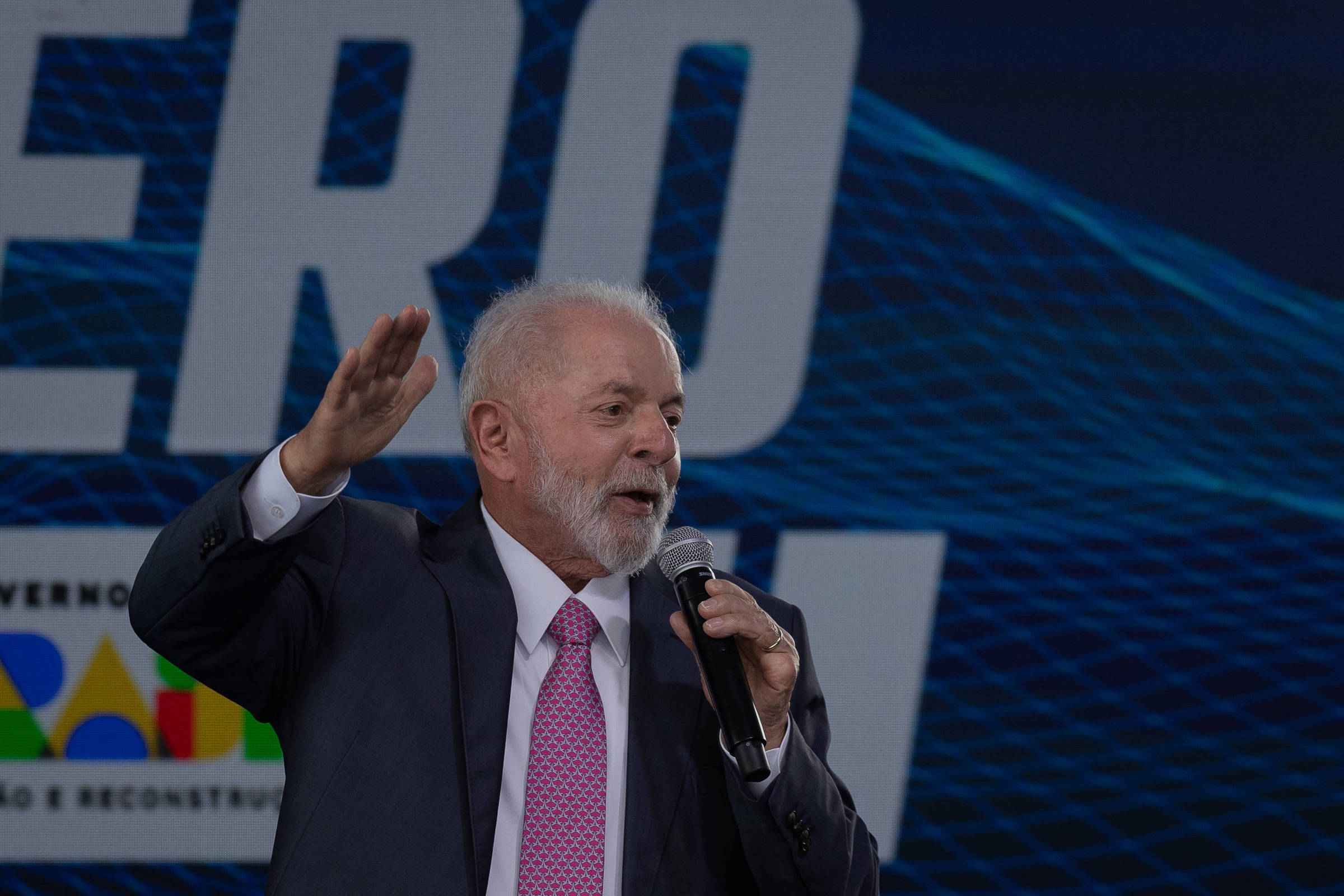 Lula anuncia inclusão da defesa nacional em plano de governo diante de ameaças globais