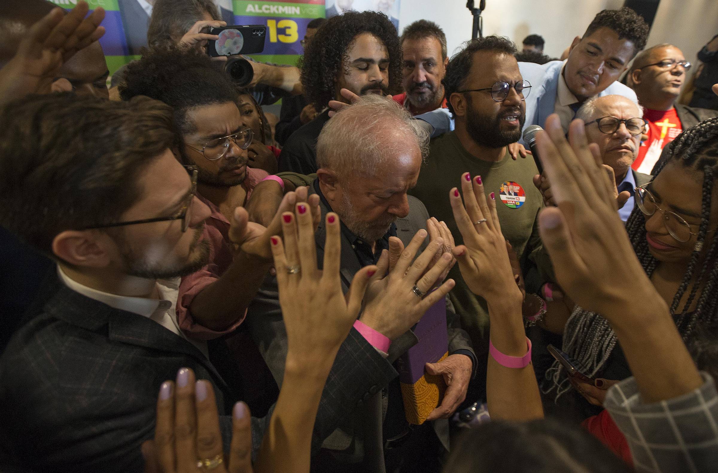Disputa pelo voto evangélico entre Lula e Flávio Bolsonaro destaca temas sociais e valores religiosos