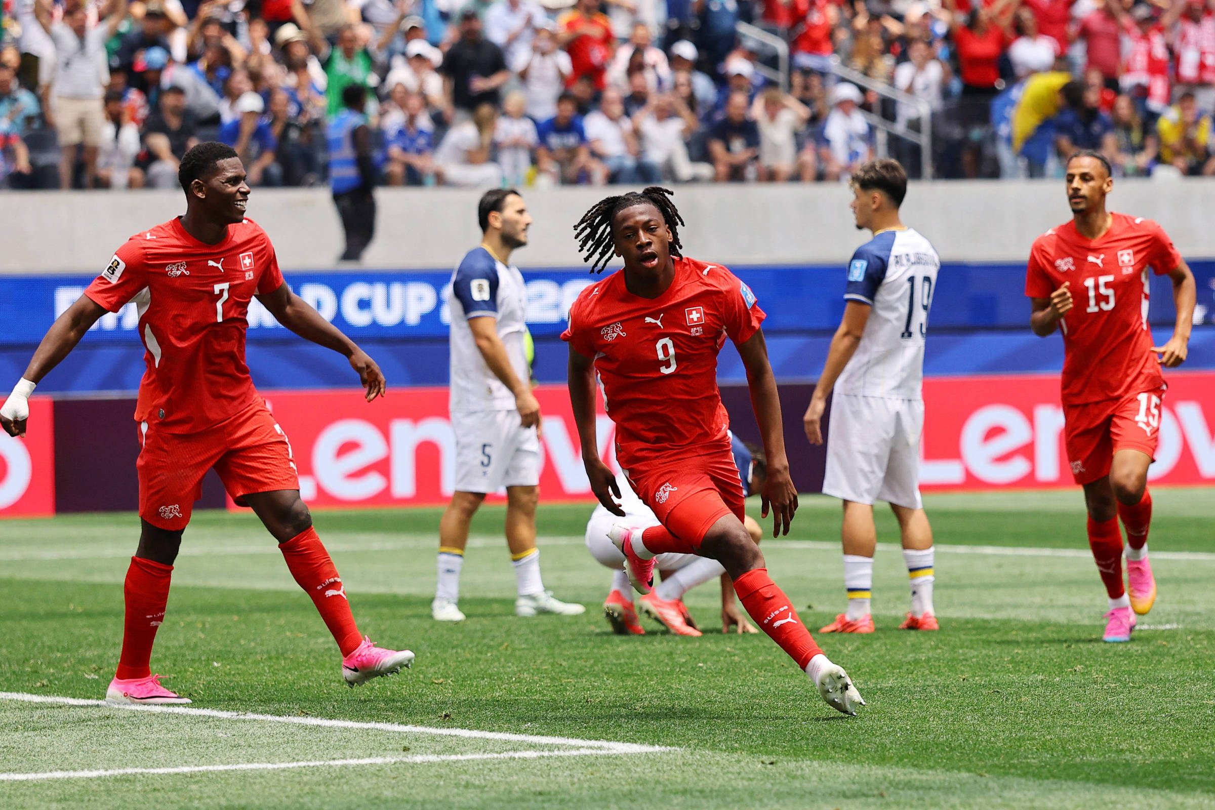 Suíça goleia Bósnia-Herzegovina por 4 a 1 em Los Angeles e conquista primeira vitória na Copa do Mundo 2026