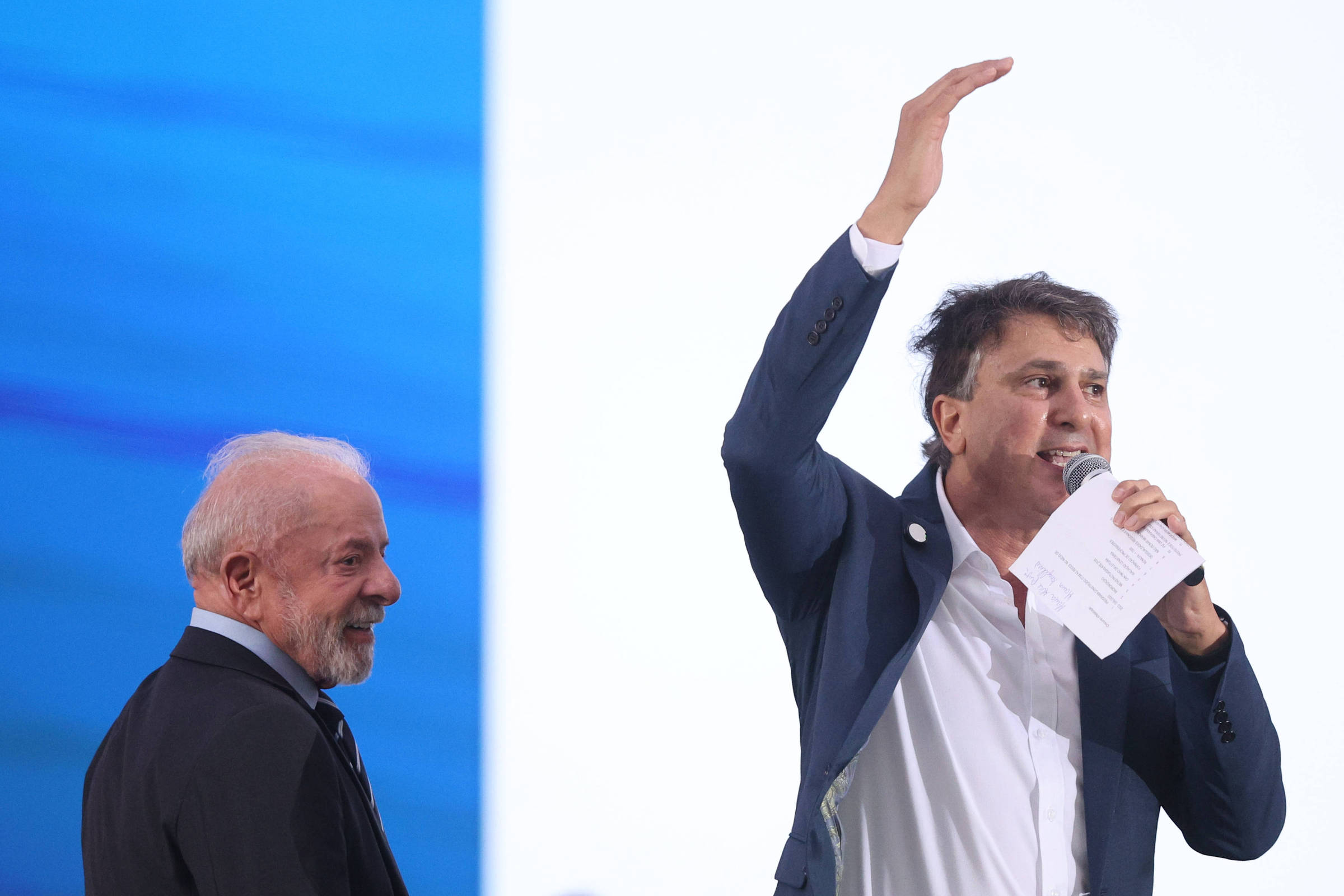 Camilo Santana é favorito para assumir liderança do governo no Senado caso Jaques Wagner deixe o cargo