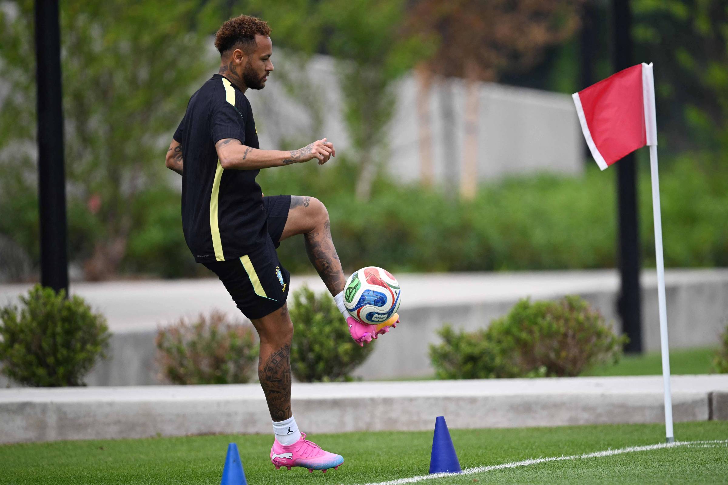 Neymar segue em recuperação e desfalca Brasil contra Haiti na Copa do Mundo 2026