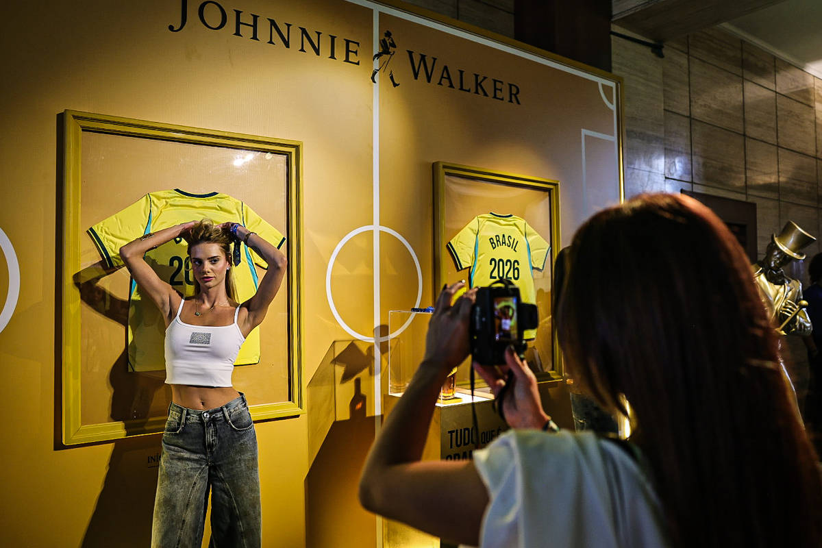 Evento de moda e luxo ofusca futebol na transmissão do jogo Brasil x Japão na Copa no Jockey Club de São Paulo