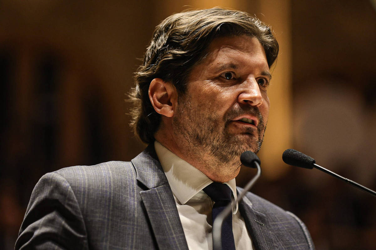 Pré-candidato do PL ao Senado em SP mantém Eduardo Bolsonaro como suplente após condenação do STF