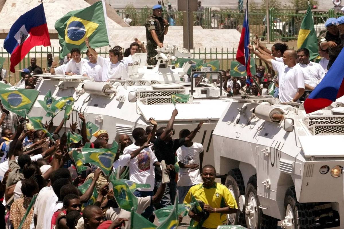 Seleção Brasileira Recorda Episódio Histórico da Revolução Haitiana em Jogo da Paz de 2004