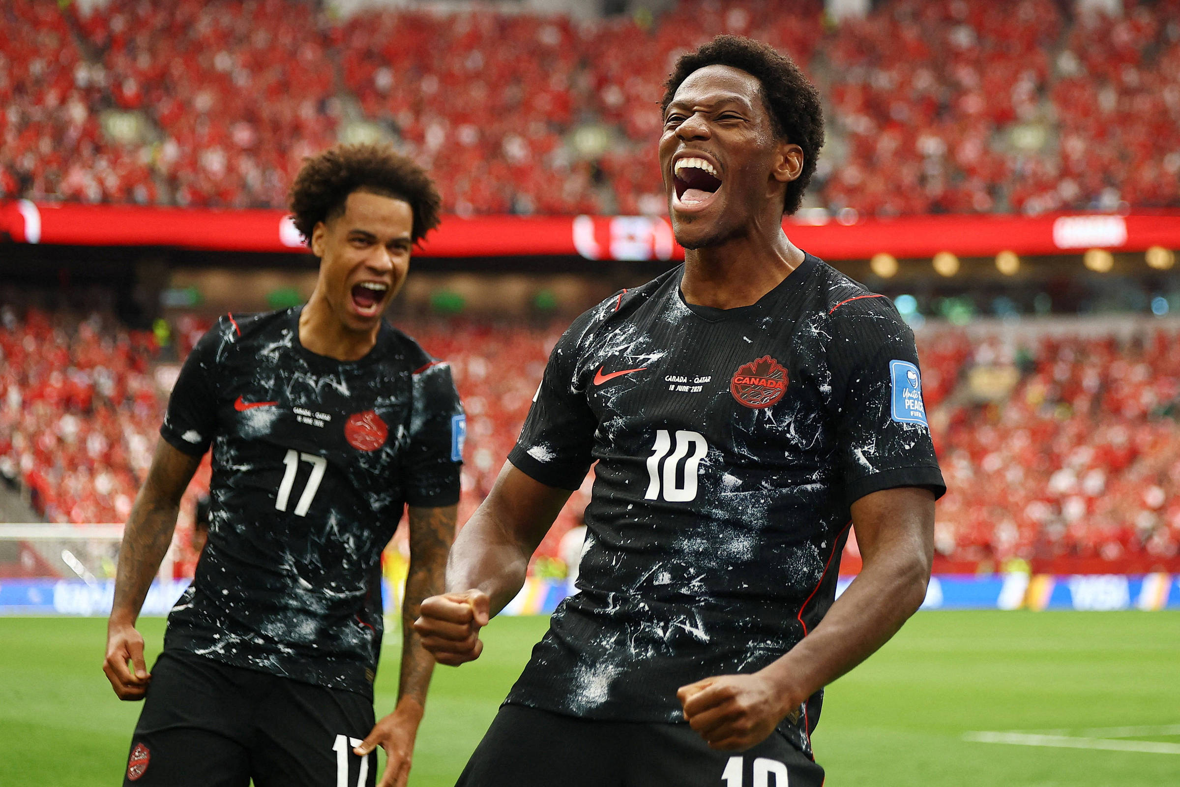 Canadá goleia Qatar por 6 a 0 e conquista primeira vitória em Copas do Mundo