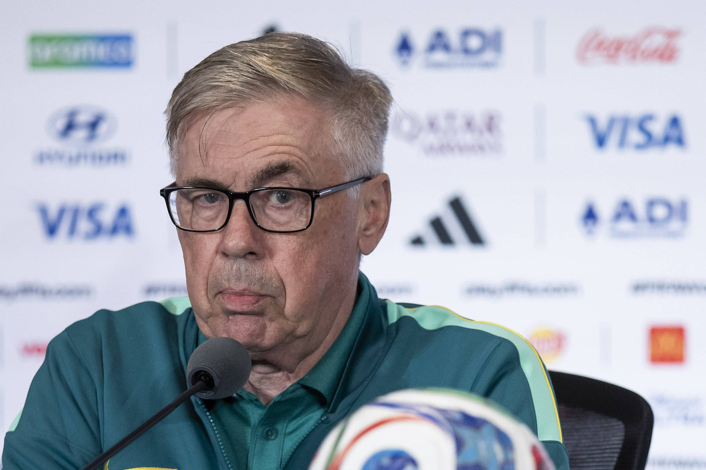 Ancelotti, cansado após atraso, espera manter crescimento da seleção brasileira na Copa do Mundo 2026