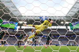 Goleiro Vozinha fica atrás de dois arqueiros em número de defesas na 1ª rodada da Copa do Mundo 2026
