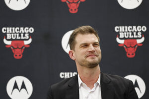Tiago Splitter assume como técnico do Chicago Bulls e destaca importância de criar cultura de desenvolvimento