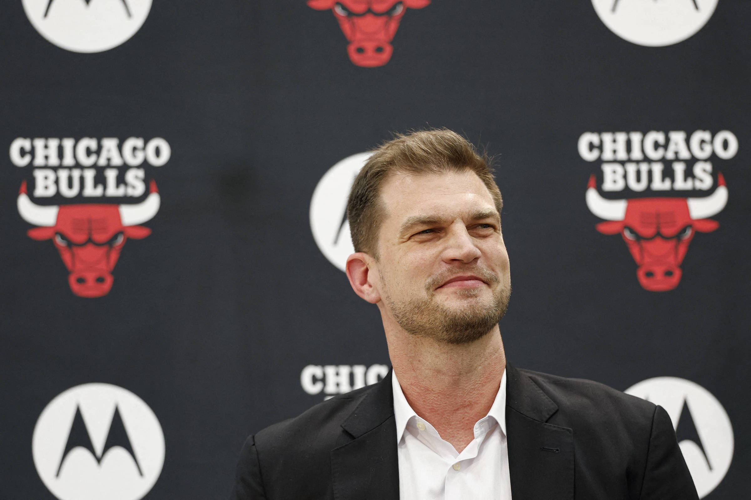 Tiago Splitter assume como técnico do Chicago Bulls e destaca importância de criar cultura de desenvolvimento