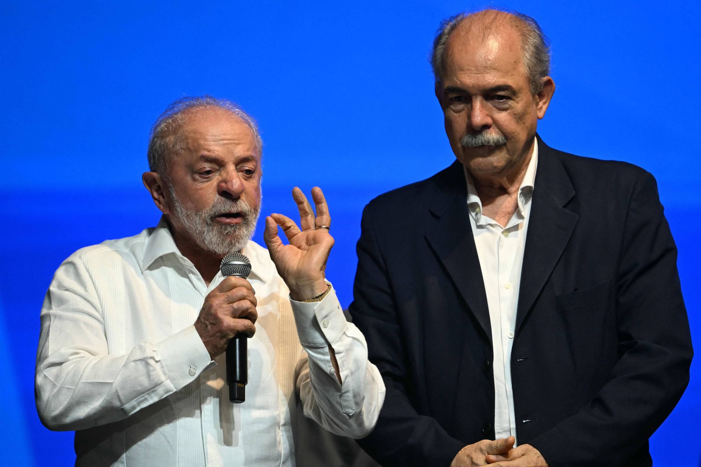 Aloizio Mercadante nega envolvimento na campanha de reeleição de Lula e reafirma papel como conselheiro econômico no governo