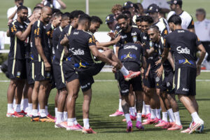 Neymar retoma treinos com a seleção brasileira antes do jogo contra o Haiti na Copa do Mundo 2026