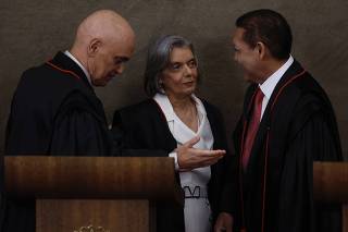 Jaques Wagner resiste a deixar liderança do governo, mas Lula deve recomendar sua saída em reunião marcada para 24 de junho