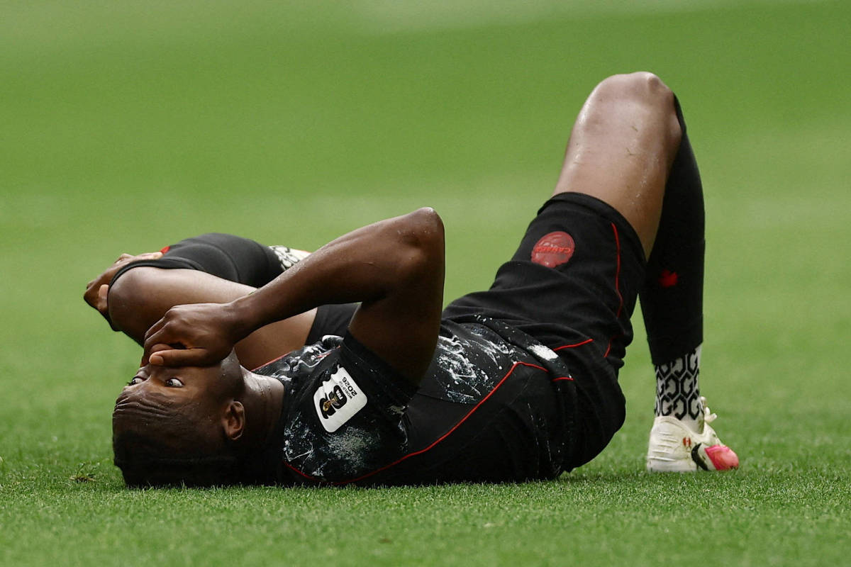 Koné afirma que apoiará seleção canadense na lateral do campo após fraturar a perna na Copa do Mundo 2026