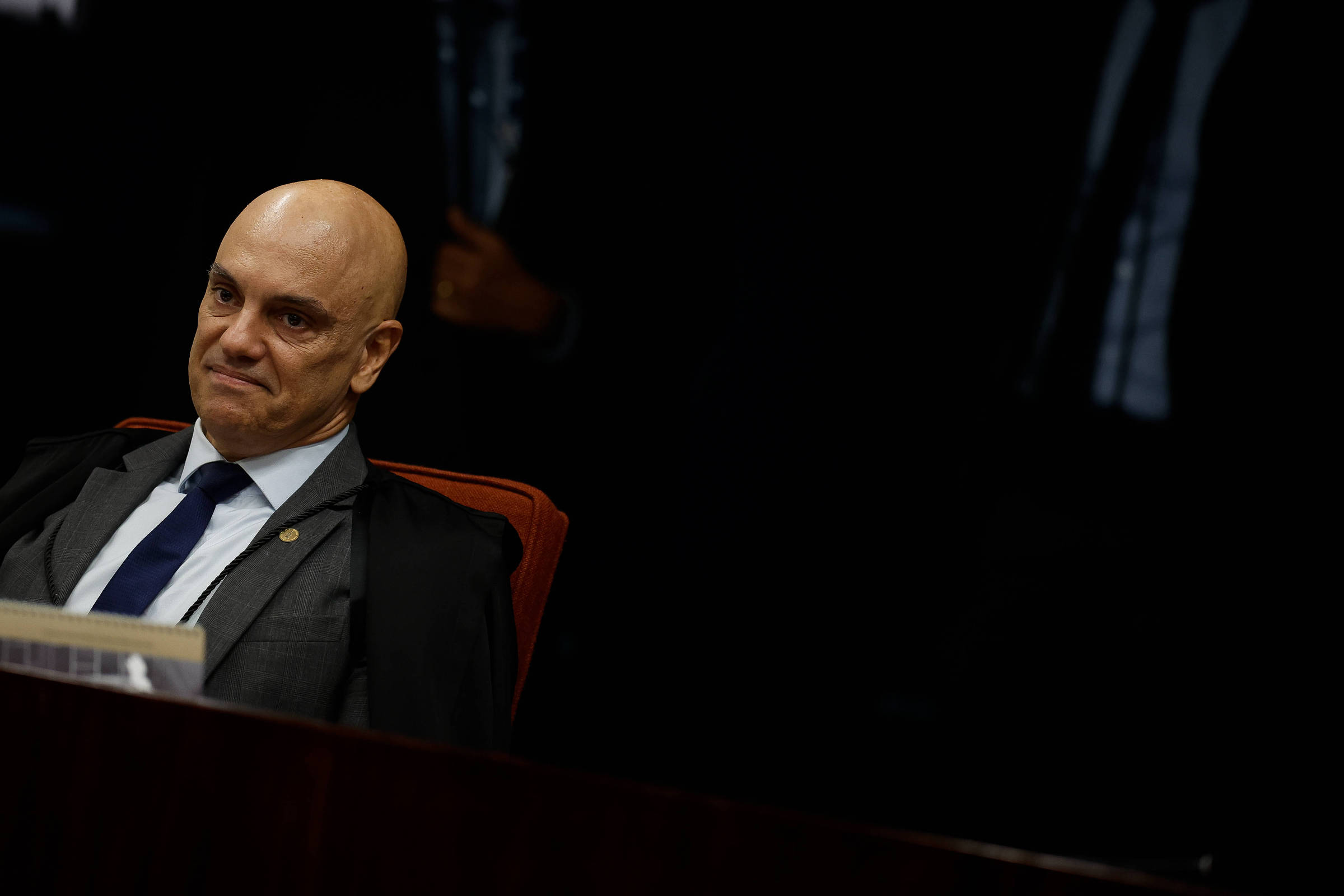 Justiça da Flórida rejeita julgamento à revelia de Alexandre de Moraes e permite atuação da AGU em ação contra Trump Media e Rumble