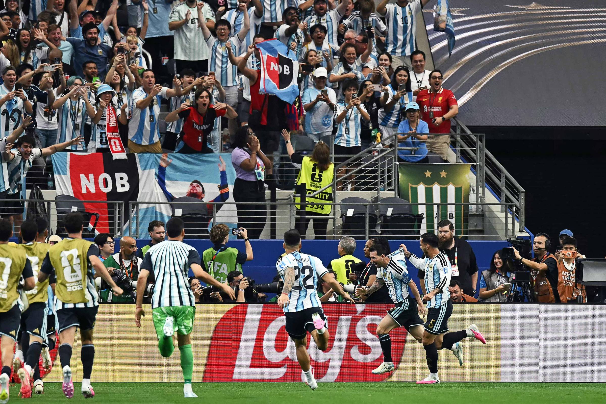 Argentina garante liderança no grupo J da Copa do Mundo e já foi finalista em quatro das sete vezes que terminou em primeiro na fase de grupos