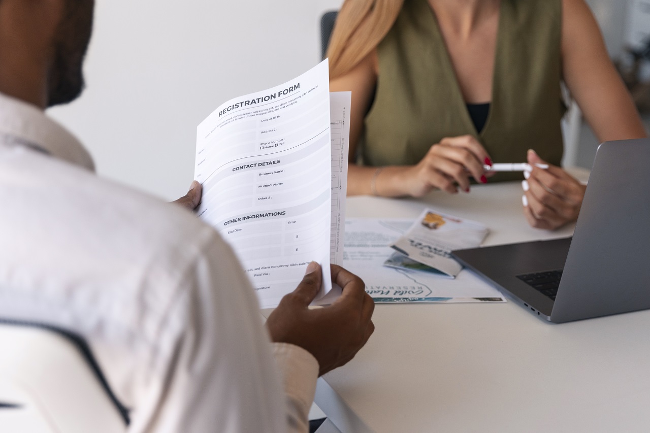 Beneficiários do CRAS terão acesso facilitado a vagas de emprego por meio de parceria entre CDL e Prefeitura de Goiânia