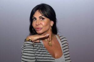 Gretchen chama atenção com lingerie para o Dia dos Namorados