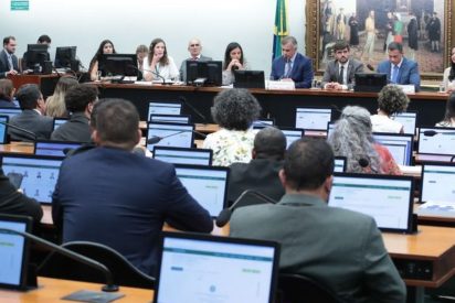 CCJ da Câmara vota PEC que reduz maioridade penal para 16 anos